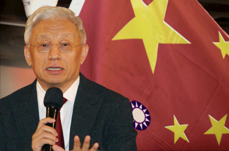 曹興誠（左）以清晰理路，火力全開，批判蘇起、馬英九等「失意政客」甘為中國利用，因果倒置。（報社合成／資料照、美聯社）
