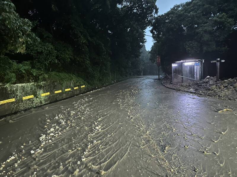 台北市豪雨成災 市長在SOP制度下忙輔選？ 