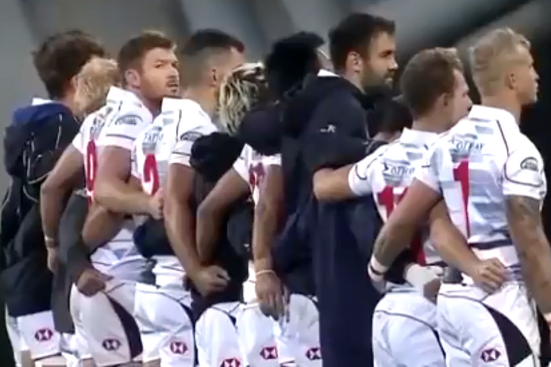 亞洲七人橄欖球男子組決賽於上個月在南韓仁川舉行，主辦方在播放國歌時以標誌性的香港抗爭歌曲《願榮光歸香港》取代中國國歌，引來香港傀儡政府一連串的反彈。（翻攝推特）