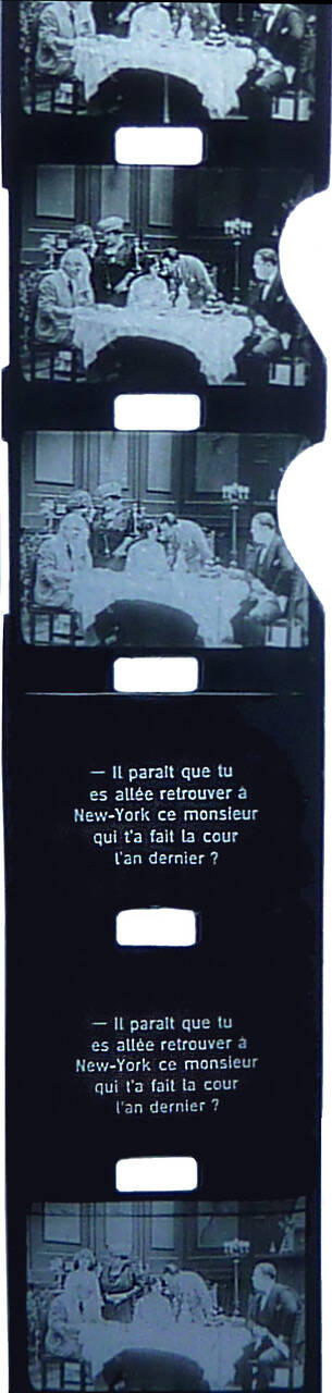 百代－寶貝所使用之9.5毫米膠卷。（https://www.wikiwand.com/fr/Path%C3%A9-Baby#Media/Fichier:Encoches_Path%C3%A9-Baby_9,5.jpg）
