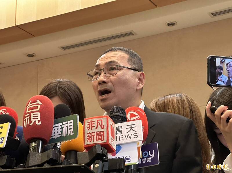 國民黨提名的總統參選人侯友宜（中），可能就有在人格上不適合擔任一國元首的疑慮。（資料照）