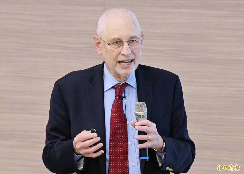 哥倫比亞大學政治學系教授黎安友16日在政大國企中心以「如何防止台海衝突」為題發表演說。（資料照）