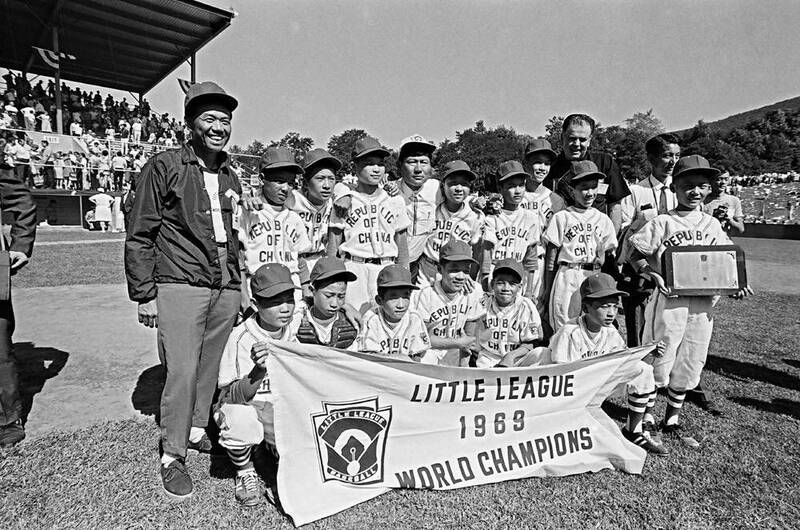 圖7 中華少棒隊勇奪世界冠軍後全體合照。
案名：節慶、典禮、少棒
檔號：0053/0076/1
來源機關：行政院新聞局
管有機關：國家發展委員會檔案管理局