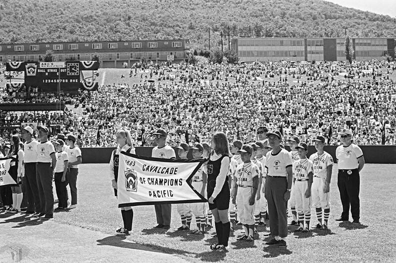 圖6 1969年世界少棒大賽開幕。
案名：體育活動（運動會、區運、棒球賽）
檔號：0060/0069/1
來源機關：行政院新聞局
管有機關：國家發展委員會檔案管理局