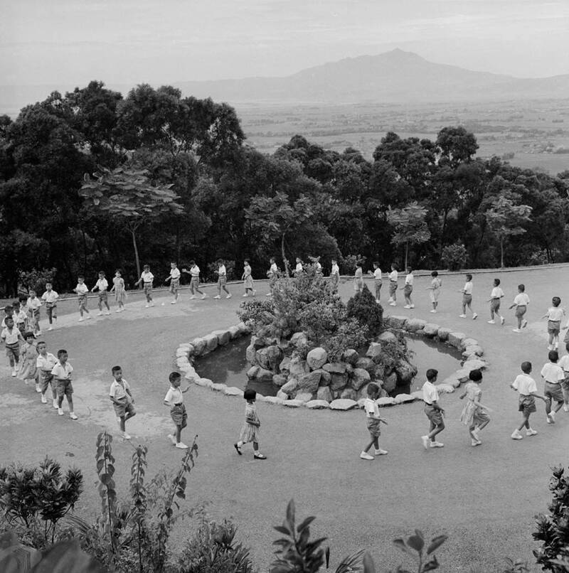 圖2 華興小學上體育課情形。
案名：1959農復會照片
檔號：0048/0006/1
來源機關：行政院新聞局
管有機關：國家發展委員會檔案管理局