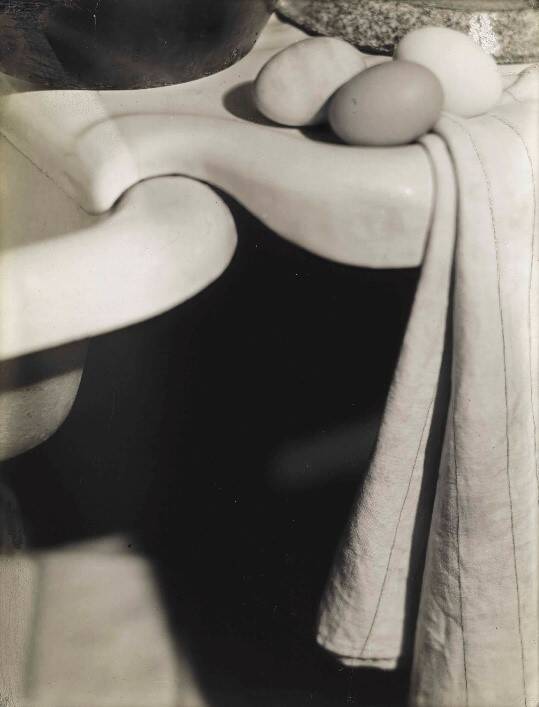 【圖1】Margaret Watkins, Domestic Symphony, 1919, gelatin silver print, 21.2 x 16.4 cm © Margaret Watkins, Collection of Joseph Mulholland, Glasgow.