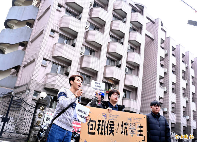 儘管整個凱旋苑都是合法建築，並且有獨立的門牌號碼，但過去因為文化大學位置偏遠，學校提供的宿舍有限，所以學生只能無奈接受住在高昂的學生宿舍。故當侯友宜談到學生的壓力時，讓人感到更加諷刺。（本報資料照）