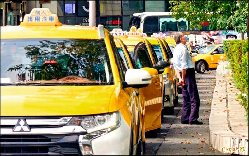 圖為計程車示意圖，車輛、人物與本文無關。（資料照）