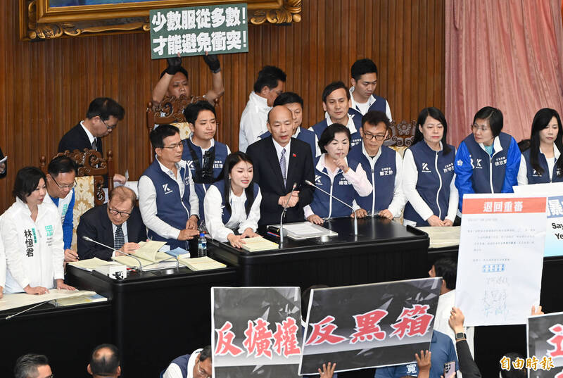 民主國家的「多數統治原則」並非指議會內多數可以決定一切，而是要求憲政機關須定期取得多數民意授權、對全體人民負責且以全民福祉為依歸。（資料照）