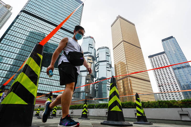 香港的未來充滿了不確定性。在中國的高壓管控下，這座曾經以自由和繁榮著稱的城市，正在逐漸失去它的獨特魅力和吸引力。（歐新社檔案照）