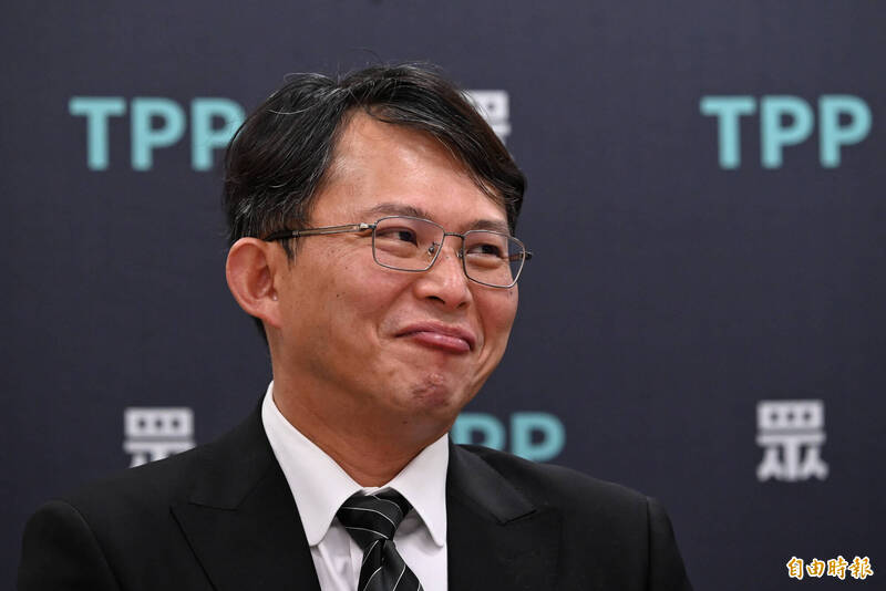 中共從民眾黨的成功案例得到了啟發，想要通過類似路線來吸引對藍綠白都不感興趣的選民。所謂「擁和」的本質，實際上就是支持中共的「和統」路線。圖為民眾黨團總召黃國昌。（資料照）