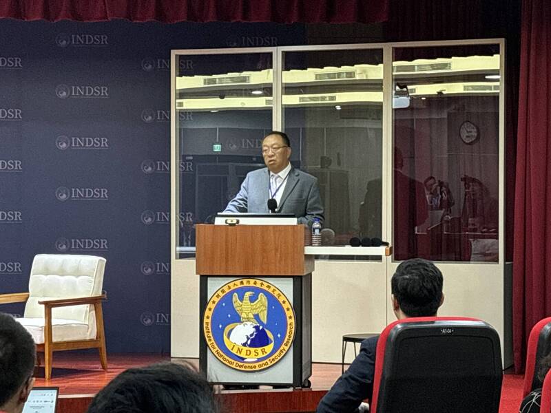 哈德遜研究所中國中心主任余茂春5日出席「中國法律戰與反分裂國家法對印太區域的危害國際研討會」，並致詞。（中央社）