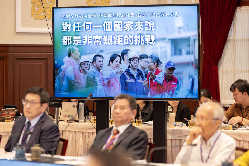 賴清德總統也於會中再次提到，為了因應全球氣候變遷，他在就職滿月時宣布總統府成立國家氣候變遷對策委員會，希望成為「社會參與的平台」、「社會溝通的橋梁」、以及「政策效能的引擎」。（總統府提供）