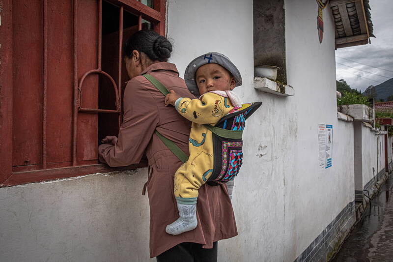 所謂留守兒童，是指父母常年在外打工的農村兒童，他們被留在老家，多數和爺爺奶奶或其他直系親屬一起生活。圖為示意圖，人物與本文無關。（歐新社）