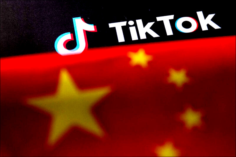 TikTok是中共擁有的，它的演算法（algorithm）把觀看者引到中共認為是對其有利的內容，或至少是「OK」（不損害中共的）的內容。（路透檔案照）