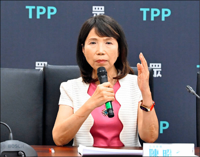 民眾黨立委陳昭姿兩度召開記者會，集中抨擊台南市長黃偉哲與高雄市長陳其邁，卻對台中、新北、台北等地的爭議性土地開發案保持沉默，顯得選擇性批評，令人懷疑其意圖是否純粹為打擊政敵。（資料照）