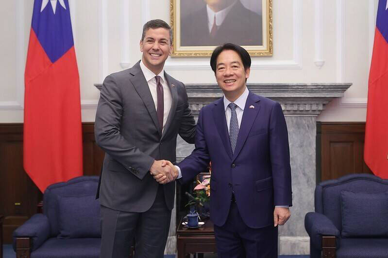 巴拉圭是台灣在南美的唯一邦交國。總統貝尼亞貝尼亞今年5月率團來台參與總統賴清德（右）就職典禮。（資料照，總統府提供）