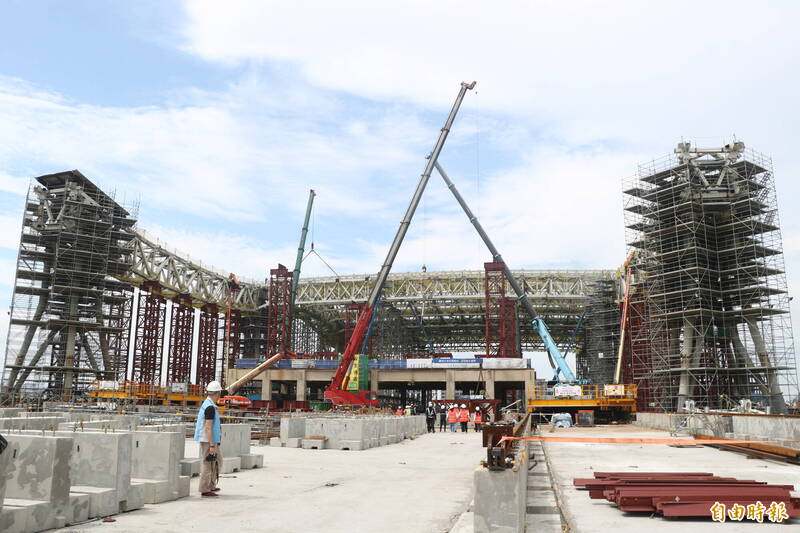 桃園機場旅客快速成長，第三航航廈建設一再延宕。（資料照）