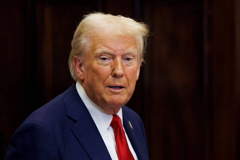 美國總統川普是保守主義、右派政治人物，他的「讓美國再次偉大」施政口號充分顯示垂直國家價值。（彭博）