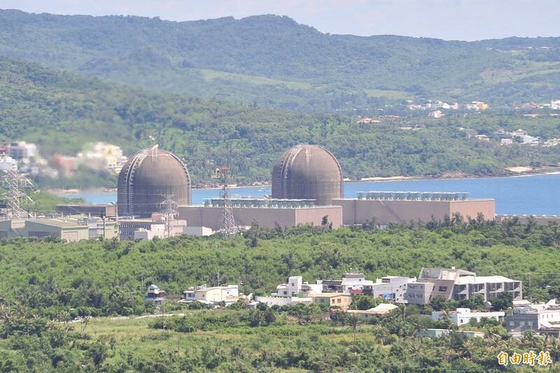 目前政府仍持續推行核電廠的除役計畫，核三廠一號機於去年七月底停機。（資料照）