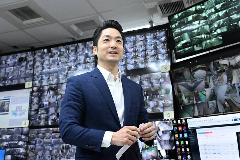 面對洶湧澎湃的罷免潮，台北市長蔣萬安呼籲「放下政治，民生優先」。（記者陳逸寬攝）