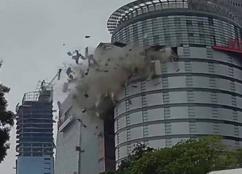 台中新光三越百貨2月13日發生嚴重氣爆意外，造成重大傷亡。（民眾提供）