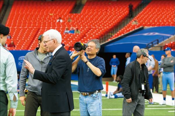 李安以120格、4K、3D拍攝《比利．林恩的中場戰事》，克服許多技術問題。（双喜提供）