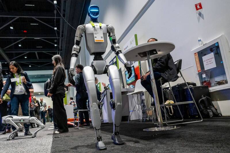 中國本土企業如宇樹科技快速崛起，推出人形機器人Unitree G1。（彭博檔案照）