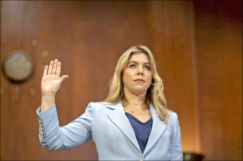 Facebook前全球公共政策總監威廉斯（Sarah Wynn-Williams）出席美國國會聽證會。（美聯社檔案照）