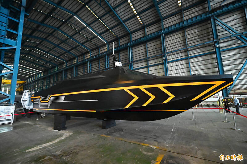 由中信造船打造的無人艇，近來被軍網友發現頻頻在海域進行測試，研判應是為今年六月的無人艇大比武測試暖身。（資料照，記者李惠洲攝）