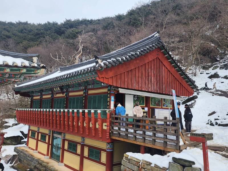 浮石寺主張擁有權的依據是佛像的「結緣文」。（作者提供）