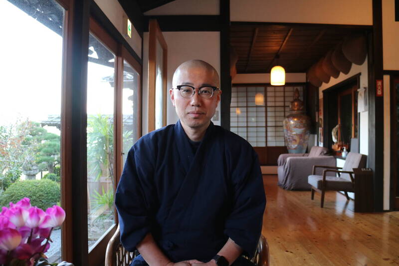 觀音寺現任住持田中節龍和尚。（作者提供）