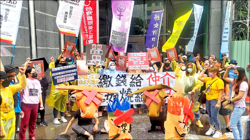 台亞會基於推動「新南向政策＋」智庫角色，提出四點具體的移工改革政策。圖為台灣國際勞工協會質疑移工遭私人仲介剝削且近年來變本加厲 。（資料照）