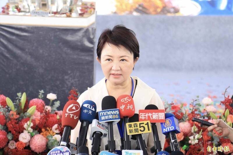 國民黨台中市黨部涉幽靈連署被搜索、２人收押，台中市長盧秀燕批評，與其用司法打壓罷免民主運動，不如好好偵辦打詐。（資料照）