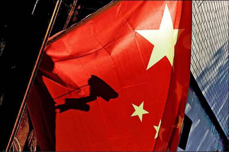 共諜案頻傳，現役軍人也成為中國滲透的對象，凸顯出國軍目前政戰的功能不足。（路透檔案照）