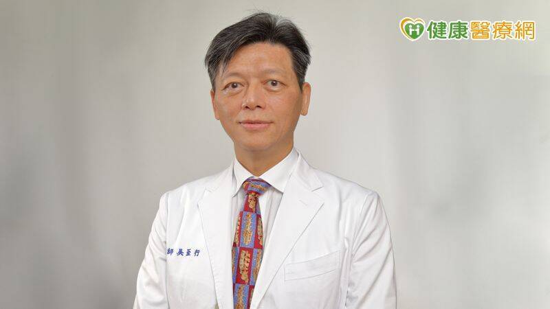 吳至行醫師提醒，民眾千萬不要隨意在外面購買健康食品自行服用，以免與藥物產生交互作用對肝功能造成更嚴重的傷害。（取自貼文）