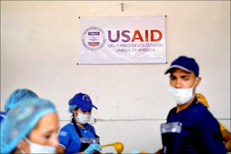 美國總統川普計畫將美國國際開發總署（USAID）員工人數，從目前的逾1萬人減至611人。USAID停擺也讓PEPFAR難以推動。（路透檔案照）