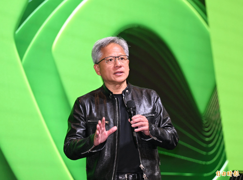 輝達執行長黃仁勳表示，AI如同電信網路，是未來國家的基礎設施。（資料照）