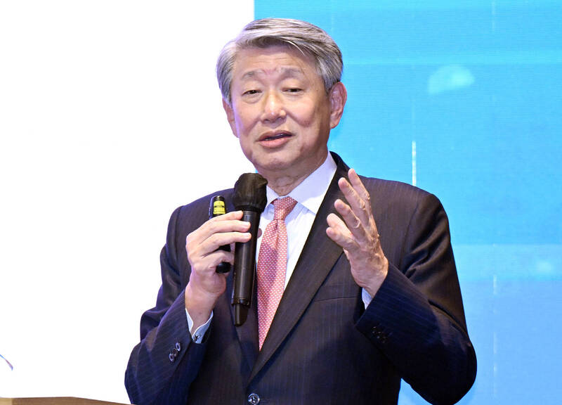 因應台灣核電機組依計畫除役後的電力缺口，經濟部早已預先規劃建置替代電源，供電反而更趨穩定。圖為經濟部長郭智輝。（資料照）