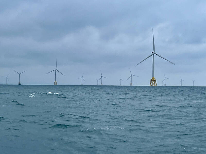 政府推動多元創新綠能布局，持續增加供應彈性與永續性。圖為離岸風電。（資料照）