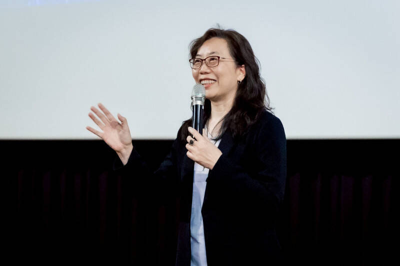 導演蕭菊貞談到創作初衷是想為台灣寫下歷史，更重要的是問自己，此刻我們是否有勇氣面對逆境、是否有勇氣守護台灣？（牽猴子提供）