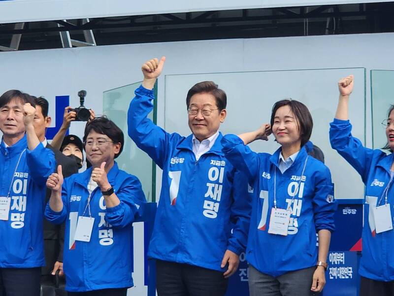 在台灣議題上，李在明兩度在選戰時的發言引發爭議。圖為李在明在總統大選的造勢活動。（作者提供）
