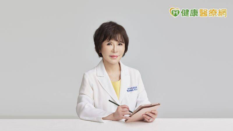 黃美月醫師分享，梅菁屬於天然食物，不僅對於肌膚保養有正面影響，也能增加飽足感，幫助排便順暢。（取自貼文）