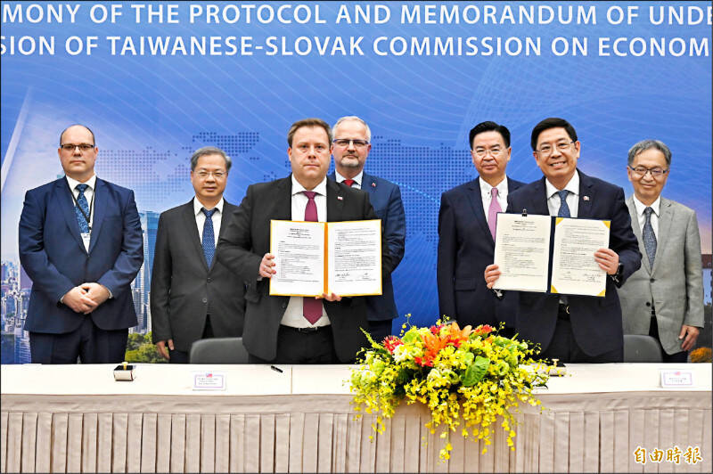 斯洛伐克與台灣投資基金合作，在智慧廢棄物管理領域深化互動。圖為國發會核可「中東歐投資基金」的第二筆斯洛伐克投資案，挹注三百萬歐元投資斯國廢棄物智慧處理系統業者Sensoneo。（資料照）