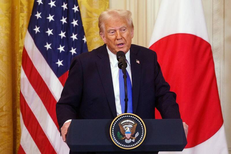 美國總統川普宣布，美、日達成協議，將徵收的對等關稅稅率降至15％。（歐新社檔案照）
