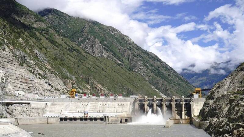 中共的水力野心不是單純的能源工程，而是現代霸權主義的最新體現。中國拼命興建水壩，危及鄰國安危。（圖取自微博）