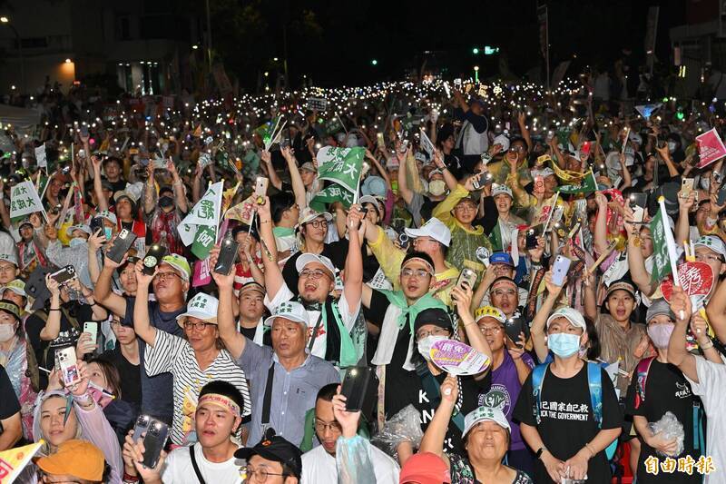 面對國際變遷與國力發展的過程中，台灣國民必然是最有力的後盾，這是青鳥運動帶給我們的訊息。（資料照）