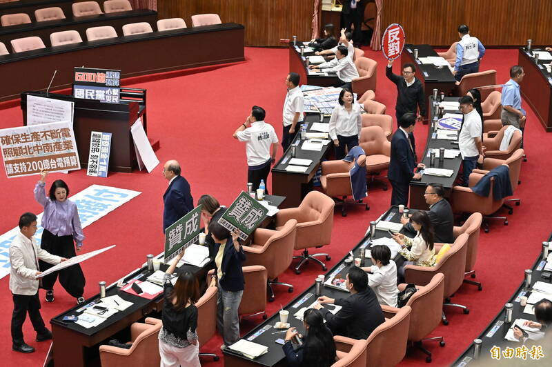 藍白要砍宣傳經費的算計，讓執政黨再怎麼努力都「感受不到」，進而埋下仇恨和不信任。這就是民間討厭民進黨政府的來源之一。（資料照）