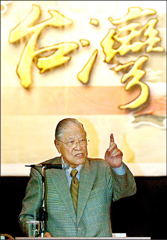李登輝，推動民主化、本土化，功不可沒，因此成為兩岸「中華兒女」的眼中釘。（資料照）