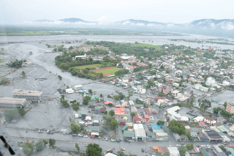 馬太鞍溪堰塞湖潰流，泥水淹入花蓮光復鄉災區，造成嚴重災清。（資料照）
